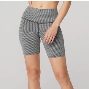 Alo 7" High-Waist Micro Houndstooth Biker Short Size Small